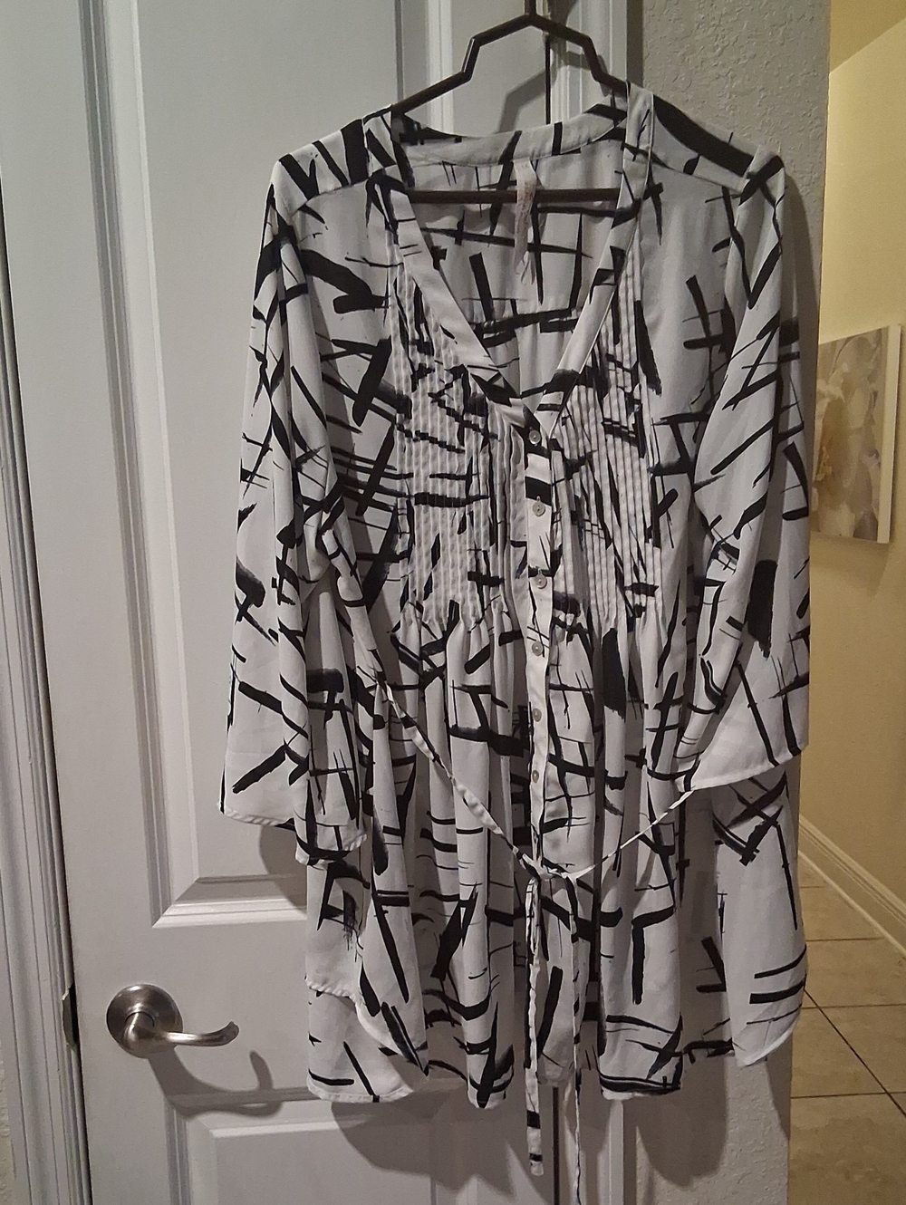 Melissa McCarthy Seven7 Black & White Abstract Printed Button-Front Top